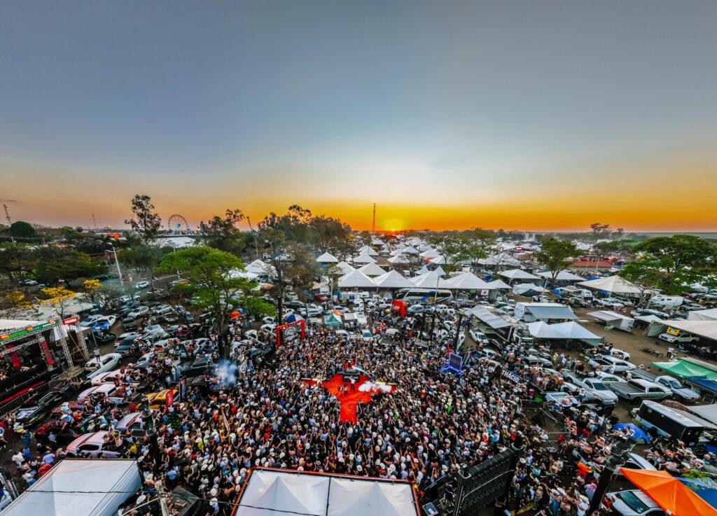 O-Palco-do-Camping-amplia-a-experiencia-da-Festa-do-Peao-de-Barretos-com-mais-de-35-shows-exclusivos-para-os-campistas-Credito-Alisson-Demetrio-scaled.jpeg